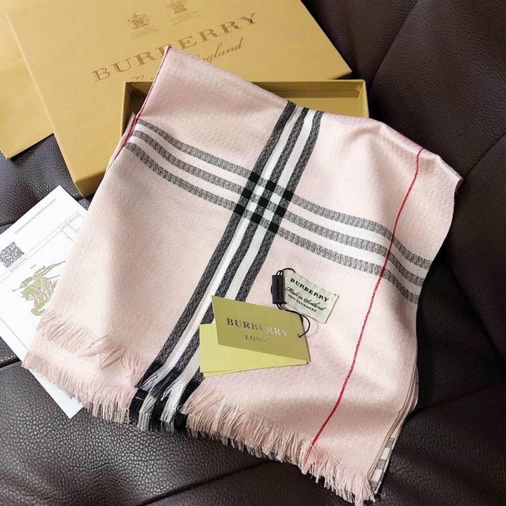 Bv*b*rry Scarf